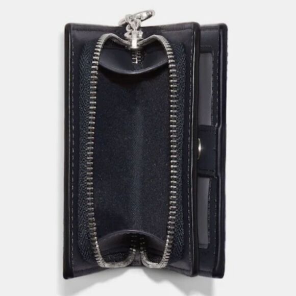 Coach Snowman & Snowflakes Wallet & Photo frame Charm/Keychain Boxed Gift Set - Picture 6 of 14